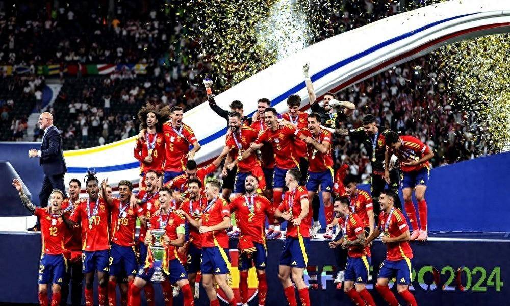 足球战术革新取得奇效,引发战术热潮 足球战术革新取得奇效,引发战术热潮