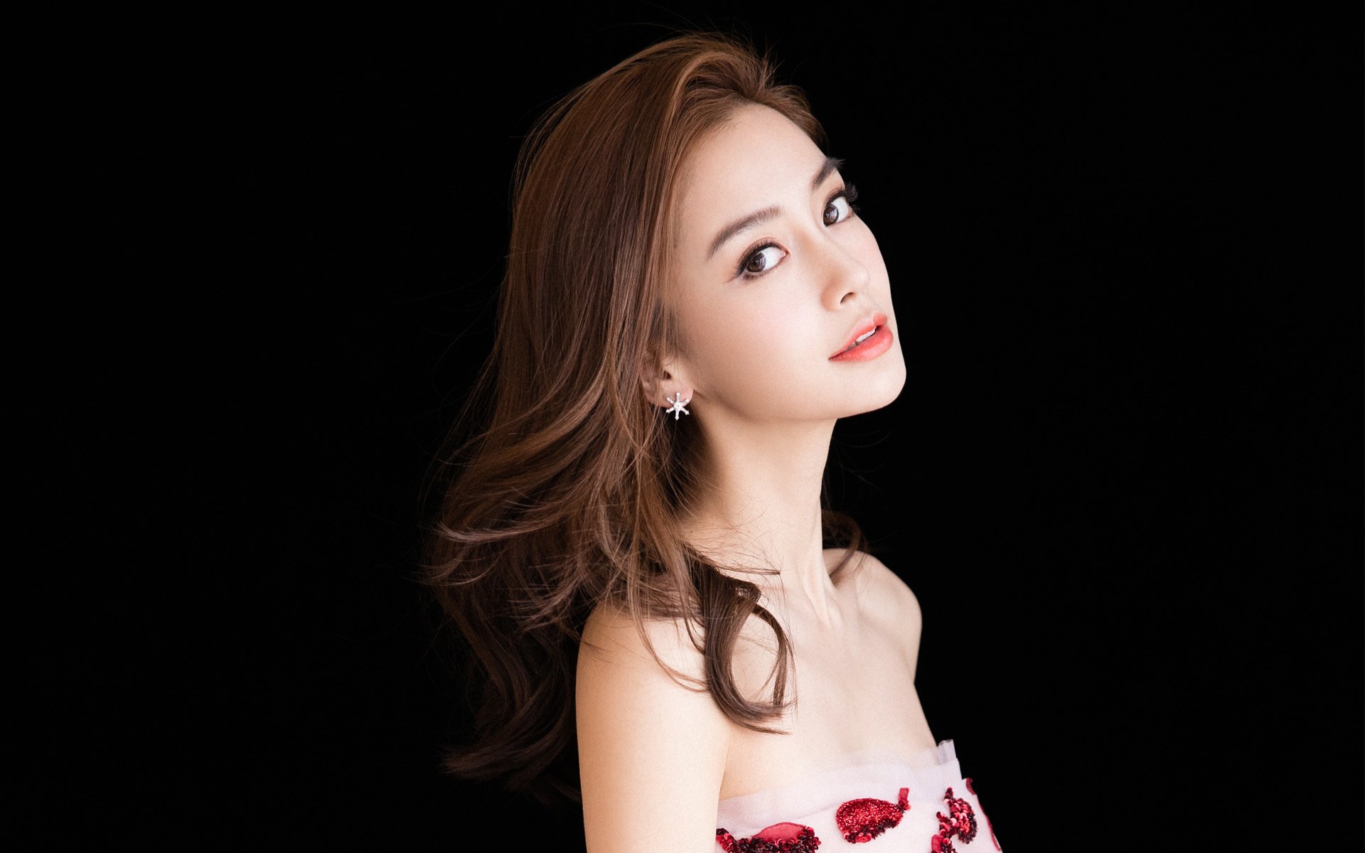 苍穹之下，一人成军，阿拉巴抢七之夜的攻防交响诗